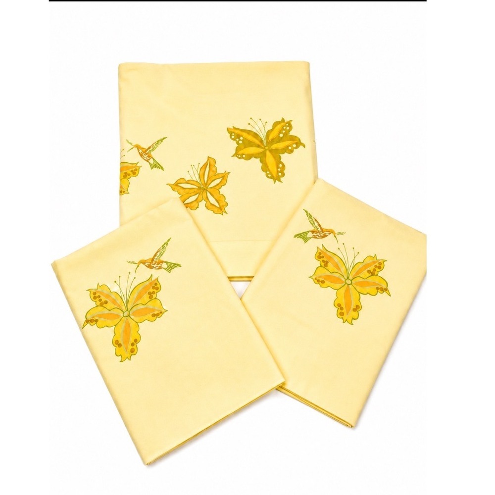 Vintage 70s Yellow Hummingbird Butterfly Flat Sheet and Pillowcase Set 3 Piece‎